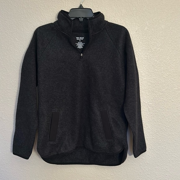 Barely worn Tek Gear fleece, dark gray in a medium. - Picture 1 of 3